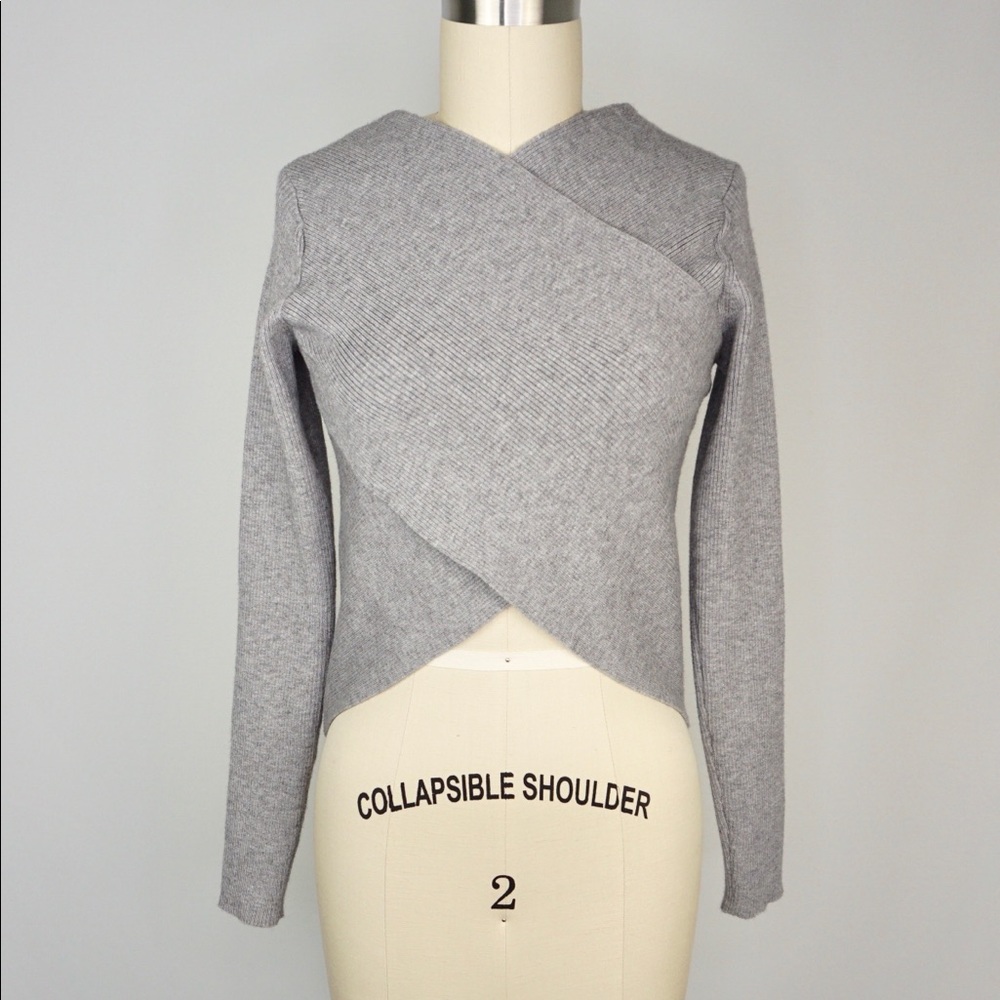Cropped Ribbed Knit Top - Picture 4 of 7